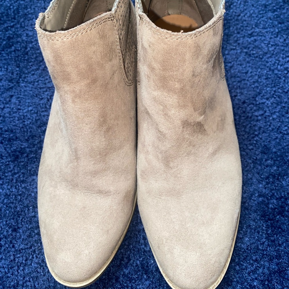 6.5 suede mesh light brown booties zip up the back pointed